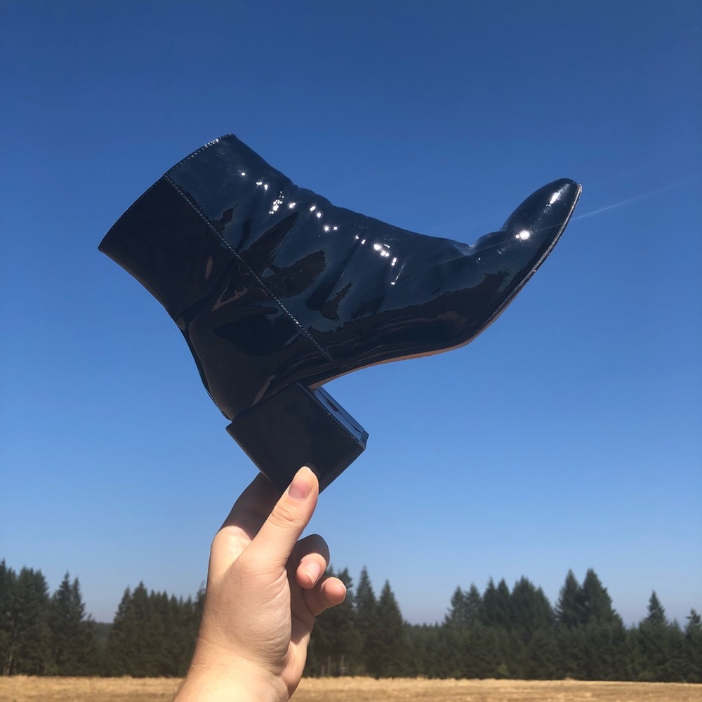 LOQ Lazaro boots in patent black 40/ US 8
